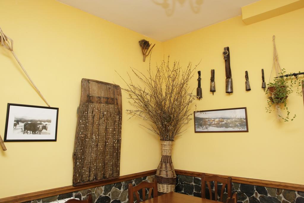 Hostal Restaurante Alto Rey Arroyo de las Fraguas Eksteriør billede