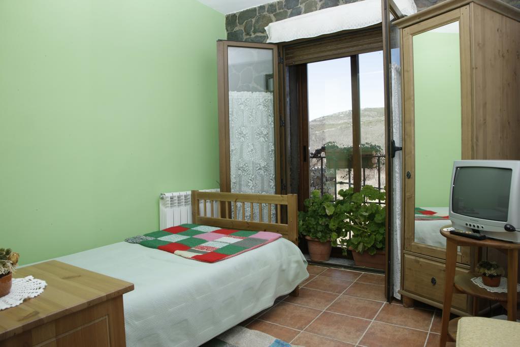 Hostal Restaurante Alto Rey Arroyo de las Fraguas Eksteriør billede